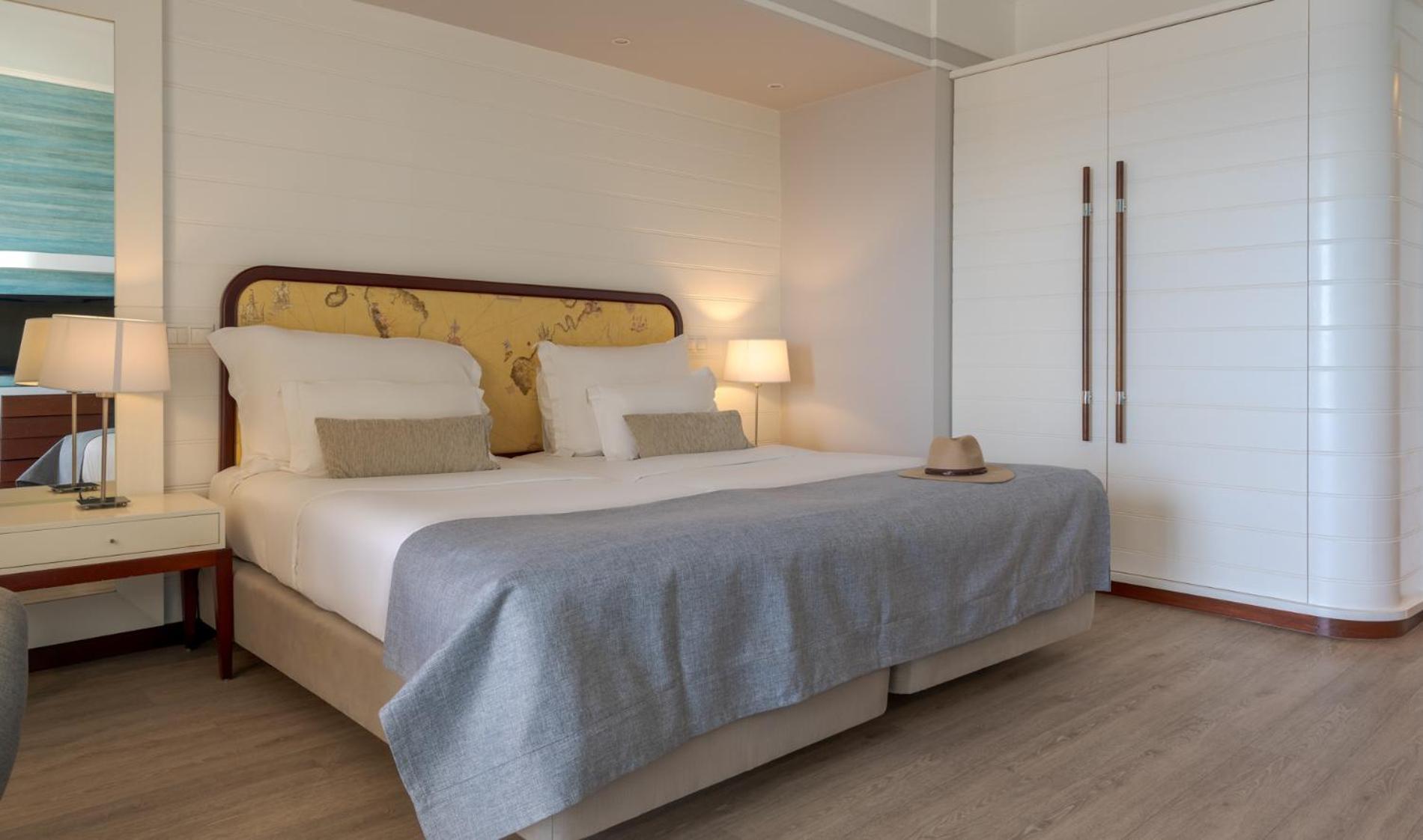 فندق منتجع بيستانا ألفور برايا بيتش آند جولف المظهر الخارجي الصورة A bedroom at the hotel