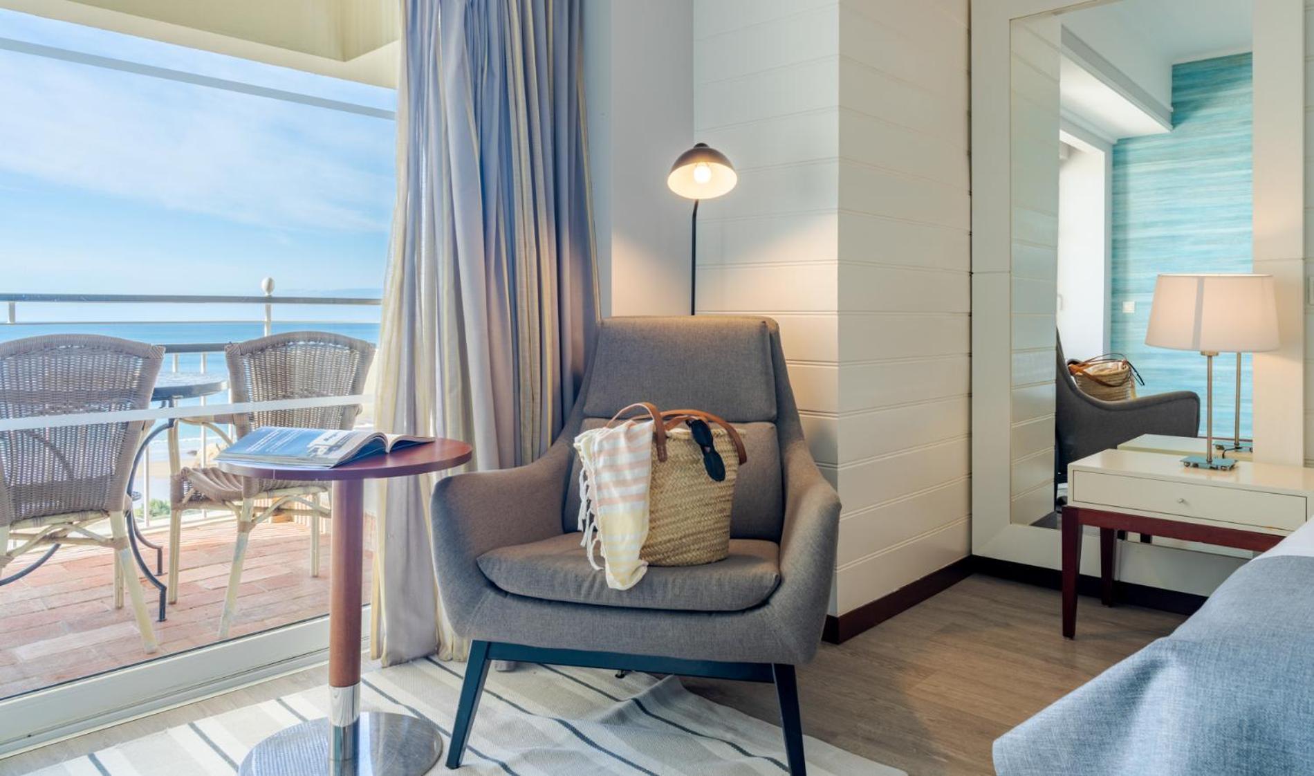 فندق منتجع بيستانا ألفور برايا بيتش آند جولف المظهر الخارجي الصورة A room at the hotel